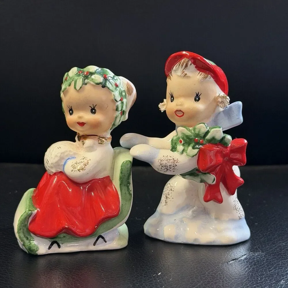 Vintage Lefton 1555 Salt And Pepper Shakers Boy Pushing Girl In Sleigh SP6